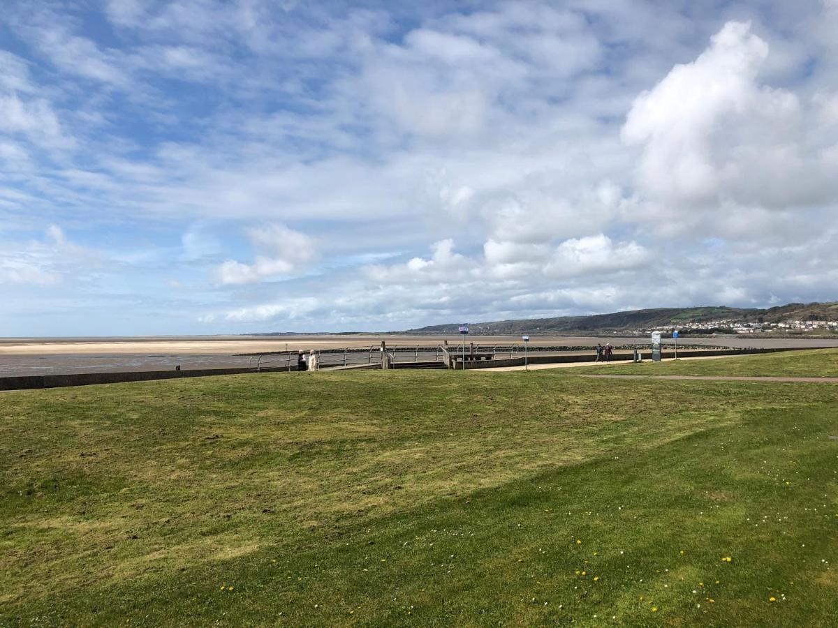 Cockledora, A Luxury Ground Floor Beachfront Apartment Llanelli Luaran gambar