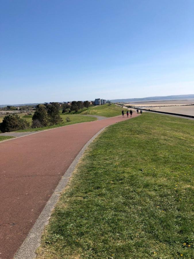 Cockledora, A Luxury Ground Floor Beachfront Apartment Llanelli Luaran gambar