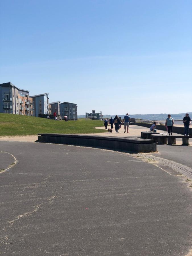 Cockledora, A Luxury Ground Floor Beachfront Apartment Llanelli Luaran gambar
