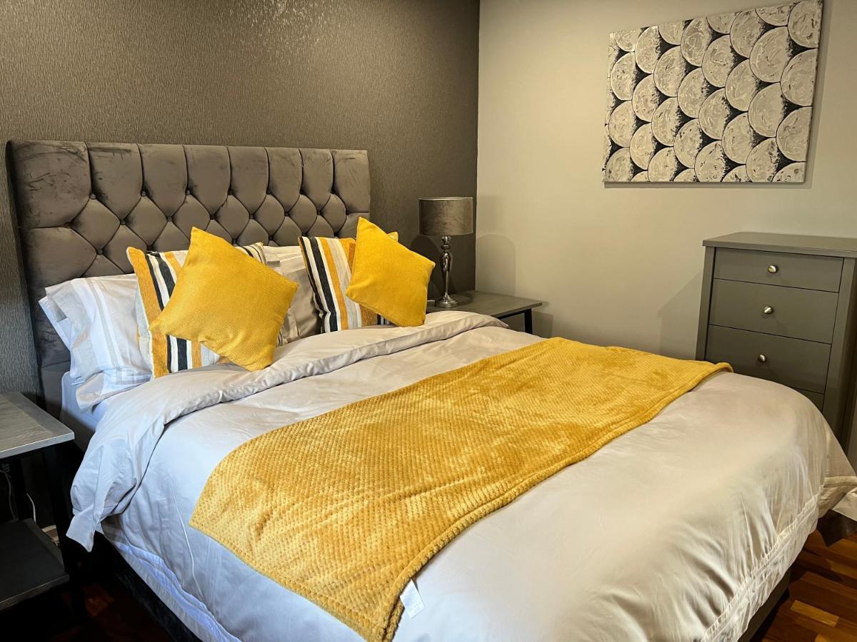 Cockledora, A Luxury Ground Floor Beachfront Apartment Llanelli Luaran gambar