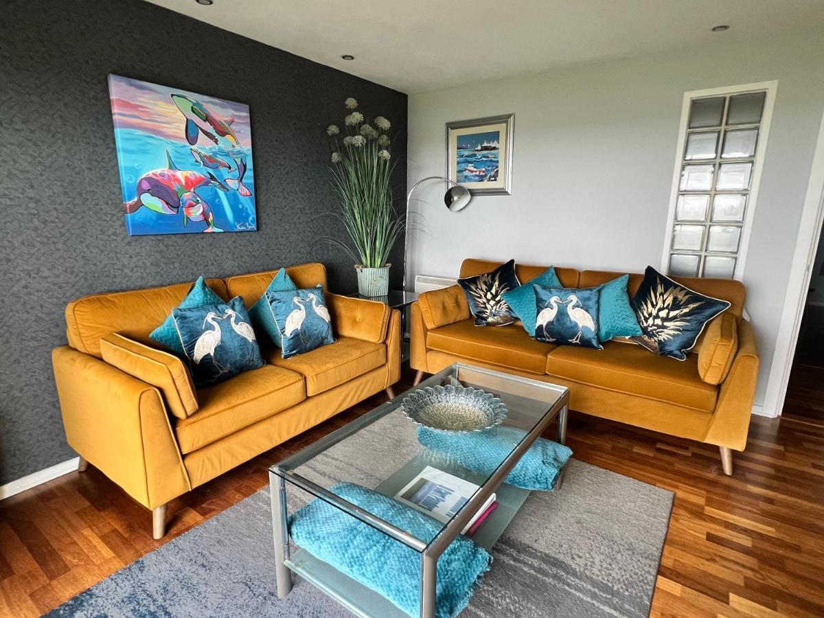 Cockledora, A Luxury Ground Floor Beachfront Apartment Llanelli Luaran gambar